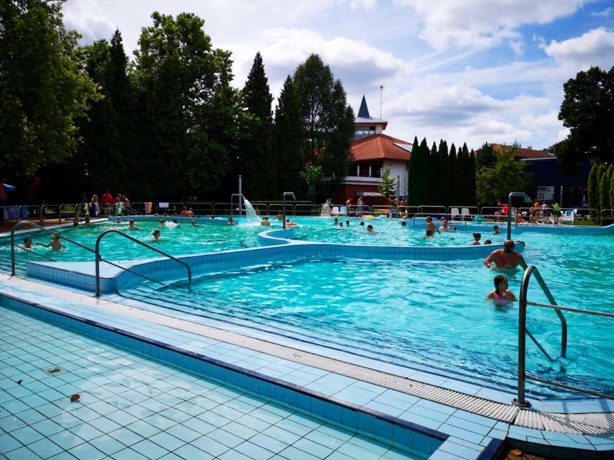 Veranda Apartman Nyíregyháza Buitenkant foto