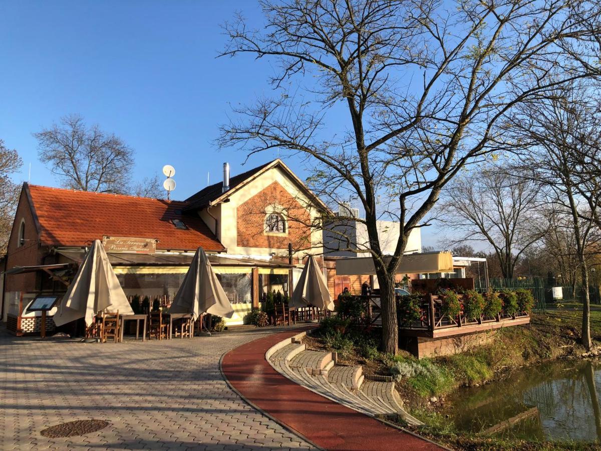 Veranda Apartman Nyíregyháza Buitenkant foto